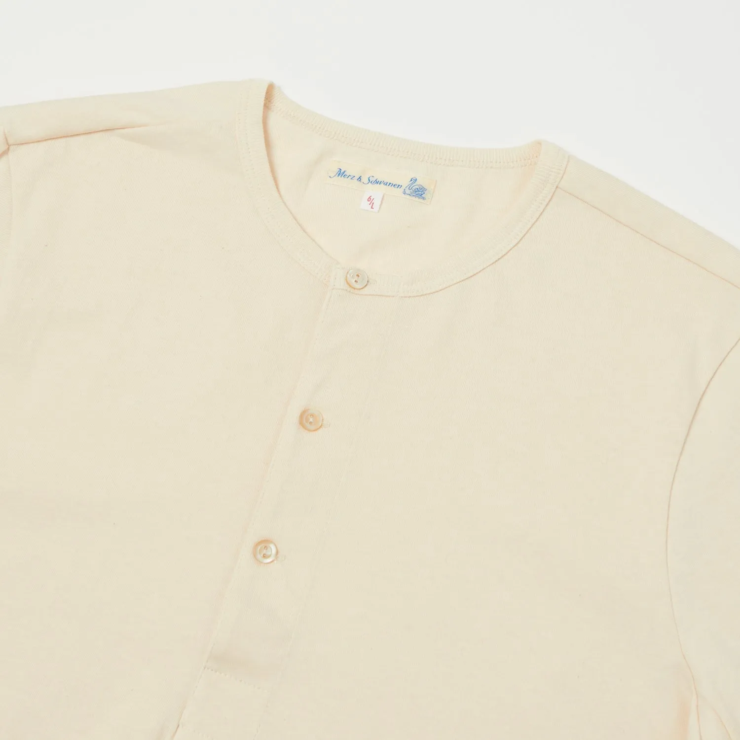 Merz b. Schwanen 207 Short Sleeve Henley - Nature